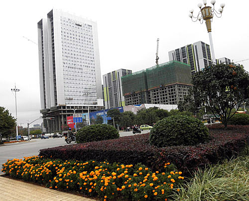柳州市陽(yáng)光100采用第三代太空隔熱涂料